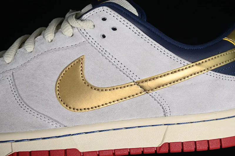 All Categories Nk SB Dunk Series Nk SB Dunk Low Low-top sneakers Foreign trade version Nk Dunk Low Rro "Old Spice" White, blue and gold SB low-top sports and leisure sneakers 304292-272